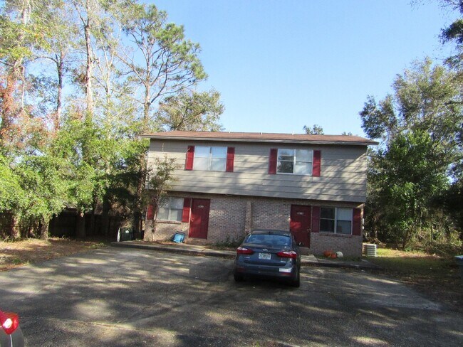 9618 Sandpiper St in Pensacola, FL - Foto de edificio - Building Photo