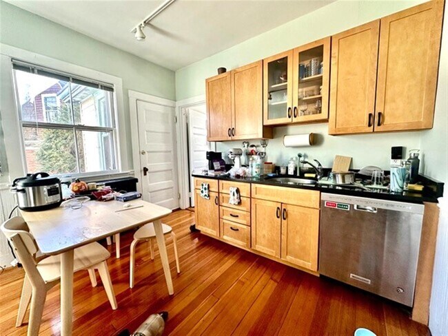 77 College Ave, Unit 1