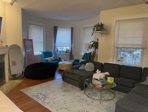 186 Naples Rd, Unit 1 in Brookline, MA - Foto de edificio - Building Photo