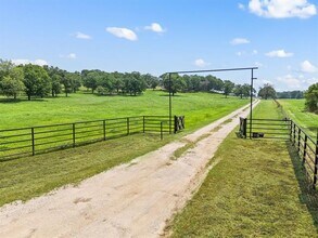 248 Howard Rd in Valley View, TX - Building Photo - Building Photo