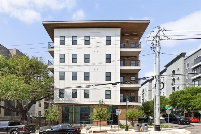 2500 Longview St in Austin, TX - Building Photo - Building Photo