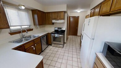 2872 Elmwood Ave in Ann Arbor, MI - Building Photo - Building Photo