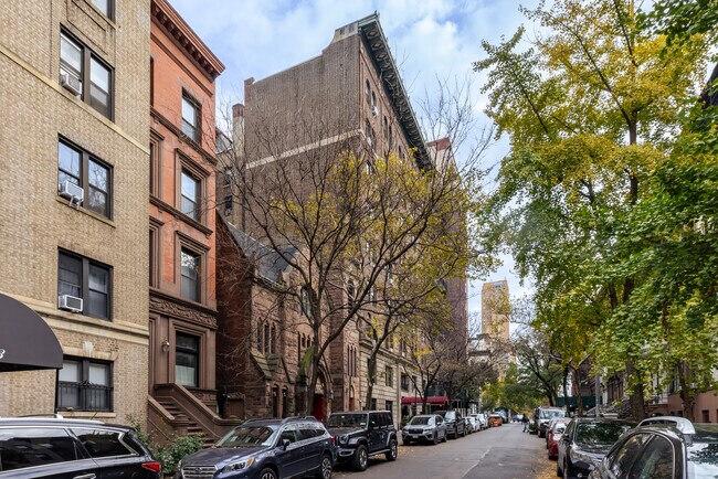 119 W 71st St in New York, NY - Building Photo - Building Photo