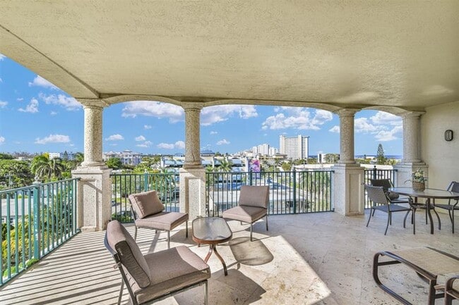 9 NE 20th Ave in Deerfield Beach, FL - Foto de edificio - Building Photo
