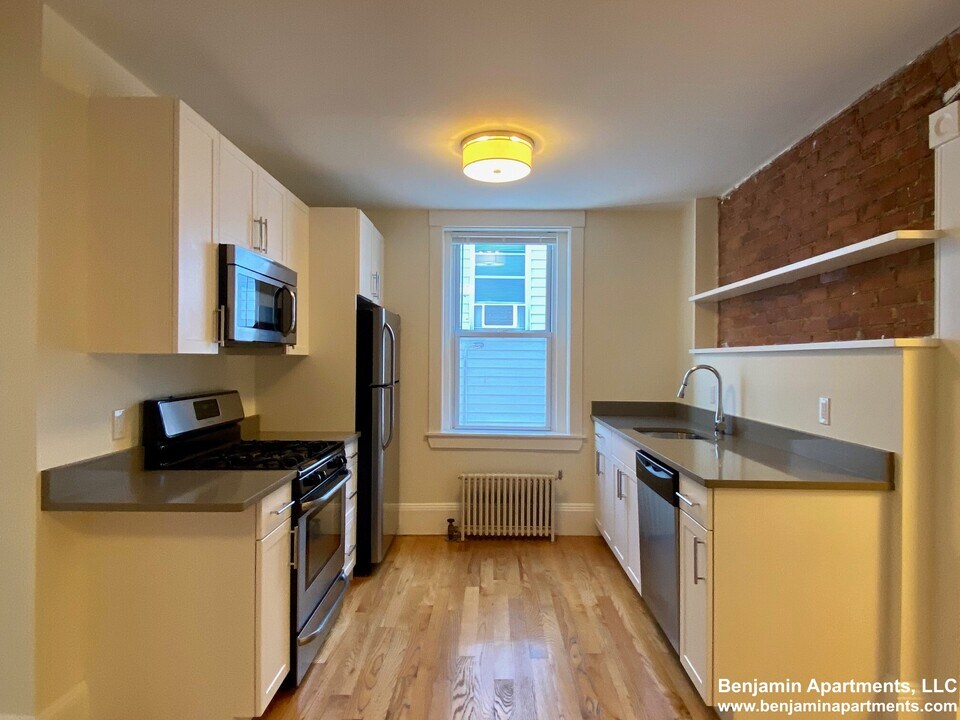 86 Harvard Ave, Unit 20 in Brookline, MA - Foto de edificio