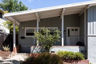 2626 Mcgarvey Ave in Redwood City, CA - Building Photo - Building Photo