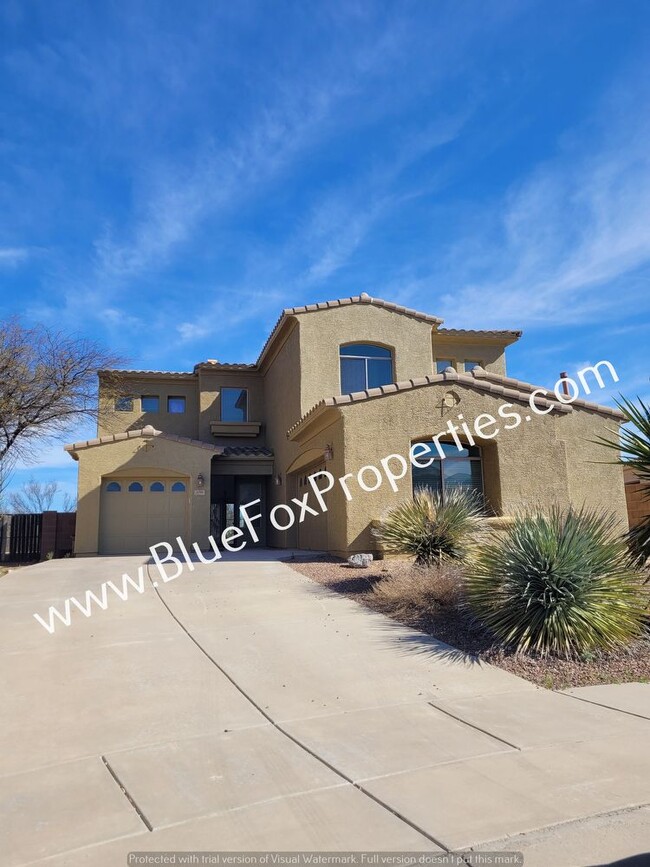 property at 2705 E Scenic Overlook Pl