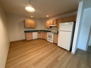 762-766 Catron St N in Monmouth, OR - Building Photo - Building Photo