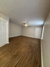 5180 Keegan Way in Louisville, KY - Building Photo - Building Photo