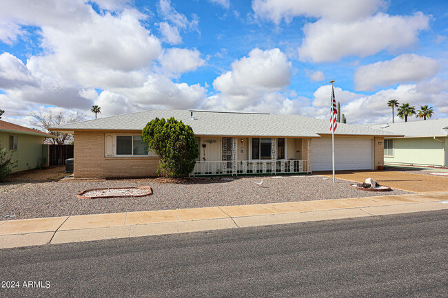 10307 W Sutters Gold Ln in Sun City, AZ - Foto de edificio - Building Photo