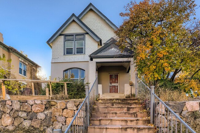 property at 1839 Grove St