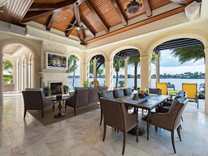 960 17th Ave S in Naples, FL - Building Photo - Building Photo
