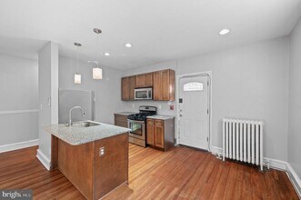 838 W Lancaster Ave in Bryn Mawr, PA - Building Photo - Building Photo