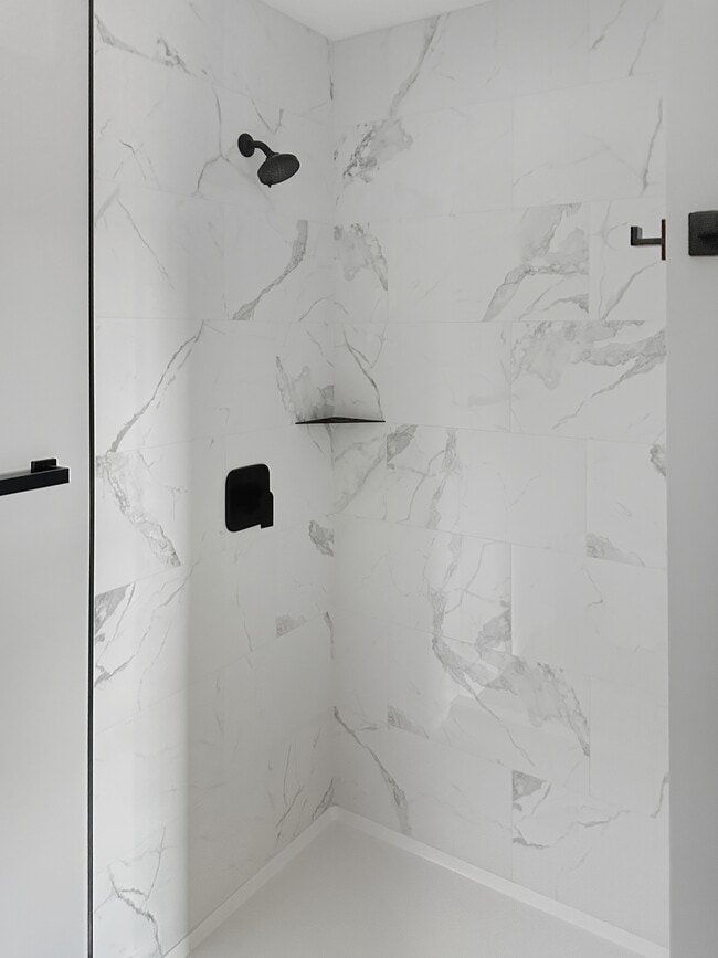 12 Old Starnes Cove Rd in Candler, NC - Building Photo - Building Photo