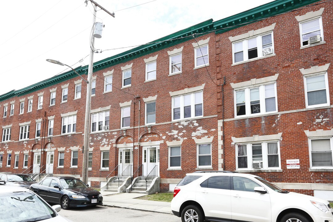 82 Bragdon St in Boston, MA - Foto de edificio