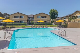 Wintergreen in San Diego, CA - Building Photo