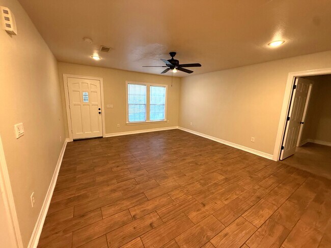 307 Sue St in Houston, TX - Building Photo - Building Photo