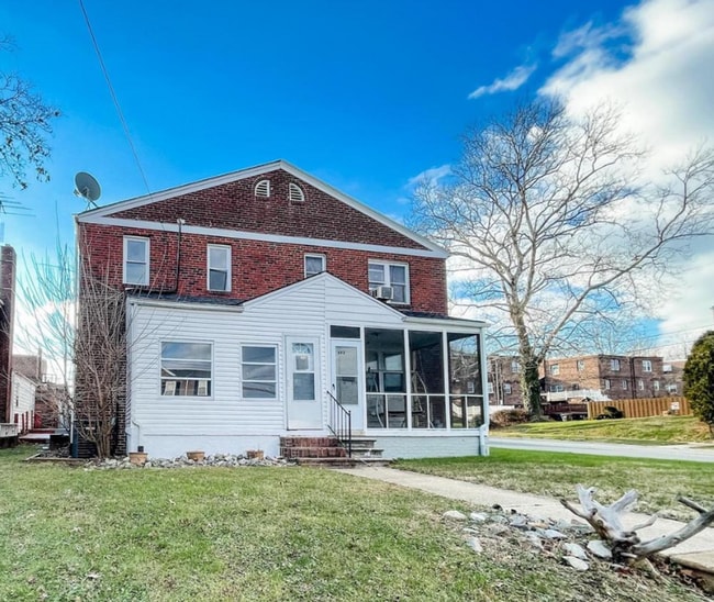 property at 520 W 38th St