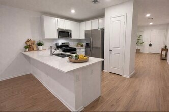 9103 Estes Lks Dr in Baytown, TX - Building Photo - Building Photo