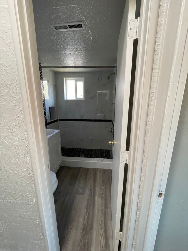 10111/2-10112 Barelas Rd SW in Albuquerque, NM - Building Photo - Building Photo