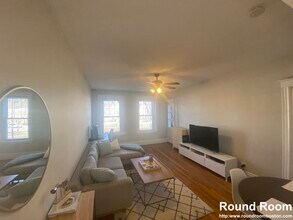 1746 Commonwealth Ave, Unit 5 in Boston, MA - Building Photo - Building Photo