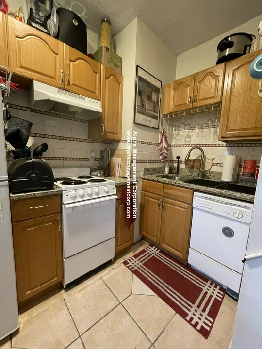 208A Winthrop Rd in Brookline, MA - Building Photo