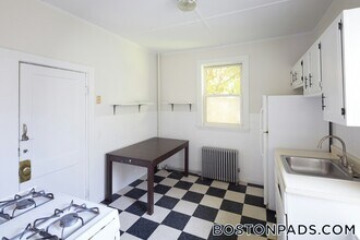 17 Pond St in Boston, MA - Building Photo - Building Photo