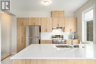 684 Expansion Rd in Ottawa, ON - Building Photo - Building Photo