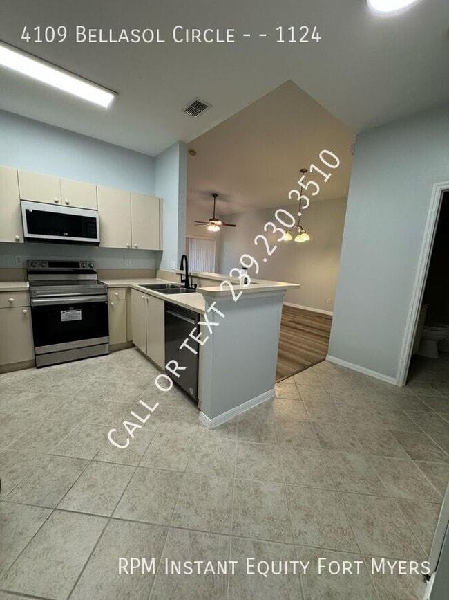 4109 Bellasol Cir in Ft. Myers, FL - Building Photo - Building Photo