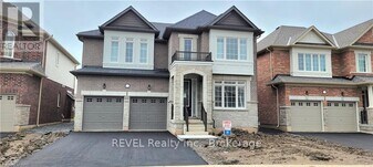 9275 White Oak Ave in Niagara Falls, ON - Building Photo