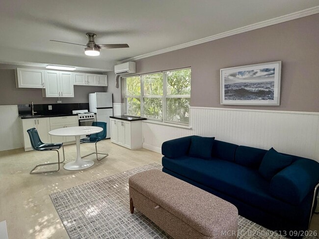 property at 220 Washingtonia Ave