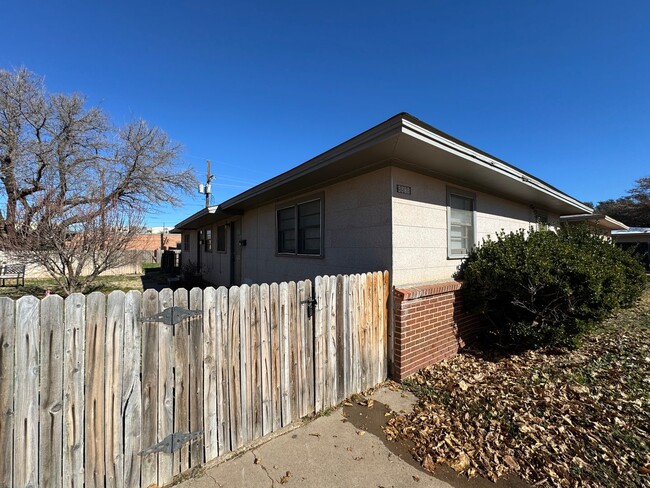 3808 22nd Pl in Lubbock, TX - Building Photo - Building Photo