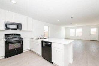 12508 Huntington Rdg Wy in Oklahoma City, OK - Foto de edificio - Building Photo