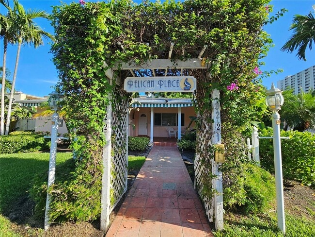 3221 NE 7th Pl in Pompano Beach, FL - Building Photo - Building Photo