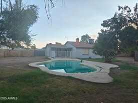 9715 N 56th Ln in Glendale, AZ - Building Photo