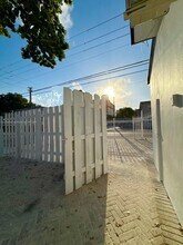 7724 NE 1st Ave in Miami, FL - Building Photo - Building Photo
