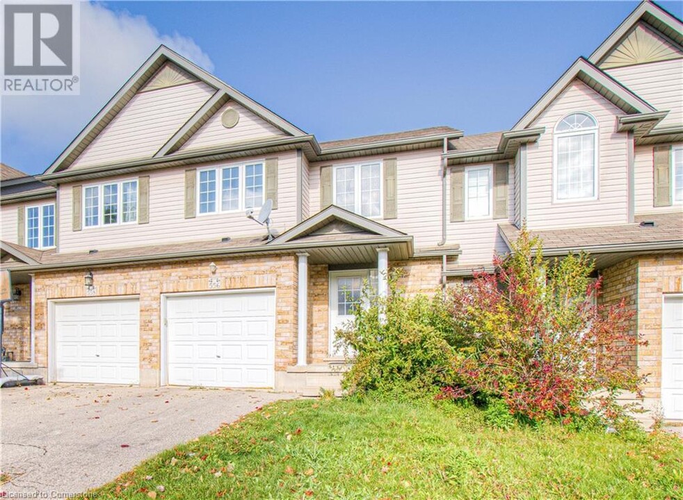 556 Wild Iris Ave in Waterloo, ON - Building Photo