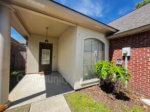 610 Spring Cove Dr in Baton Rouge, LA - Building Photo - Building Photo