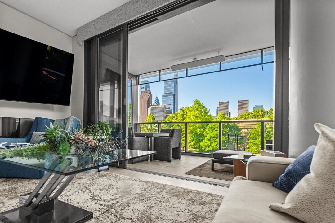 2100 Hamilton St in Philadelphia, PA - Building Photo