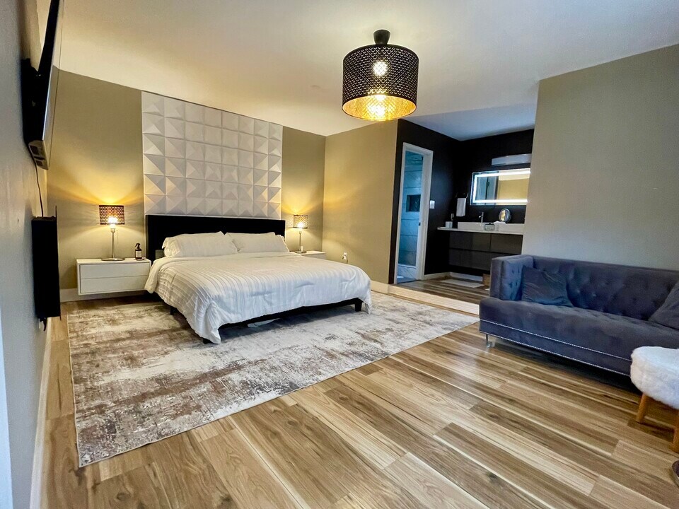 15819 Echo Canyon Dr in Houston, TX - Building Photo