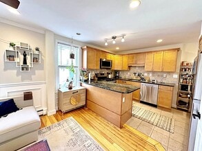 32 Haynes St, Unit 3 in Boston, MA - Building Photo - Building Photo