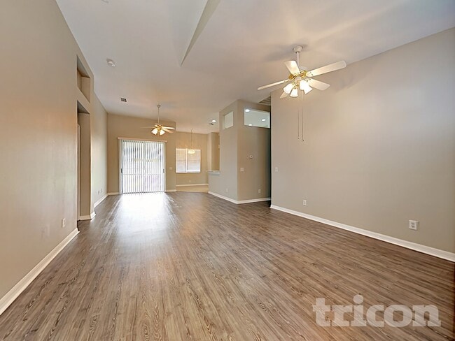 11723 Grove Arcade Dr, Unit B in Riverview, FL - Building Photo - Building Photo