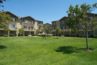 Arbors at Parc Rose in Oxnard, CA - Building Photo - Building Photo