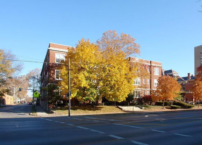 Broadmoor in Columbus, OH - Foto de edificio - Building Photo