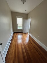 279 Webster St, Unit 2 in Boston, MA - Building Photo - Building Photo