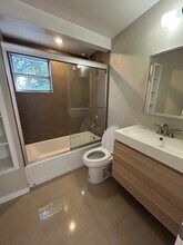 5944 SW 41st St in Miami, FL - Building Photo - Building Photo