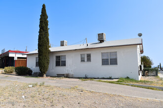 5000 Trowbridge Dr in El Paso, TX - Building Photo - Building Photo