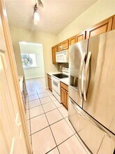 7085 Nova Dr, Unit 223 in Davie, FL - Foto de edificio - Building Photo