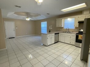 6800 N 8th St, Unit Apartment D in McAllen, TX - Building Photo - Building Photo