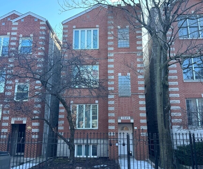 1445 W Walton St in Chicago, IL - Building Photo